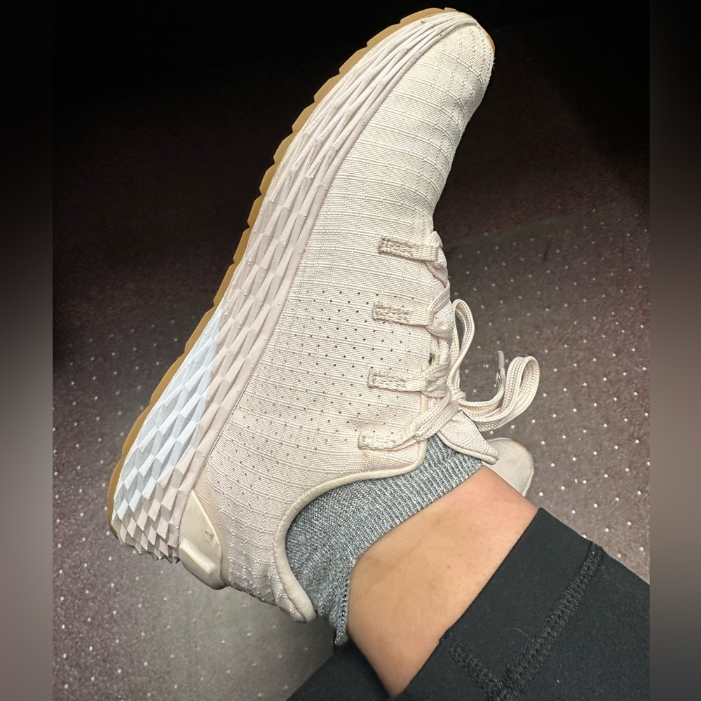 Womens blush pink rip stop nobull runners size 7.5 worn 3-5 times.